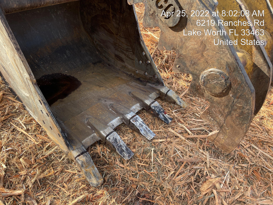 2015 CASE 42" Bucket - Case