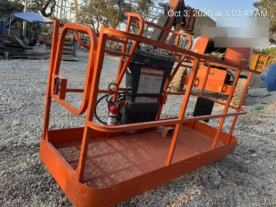 2019 JLG 660SJ