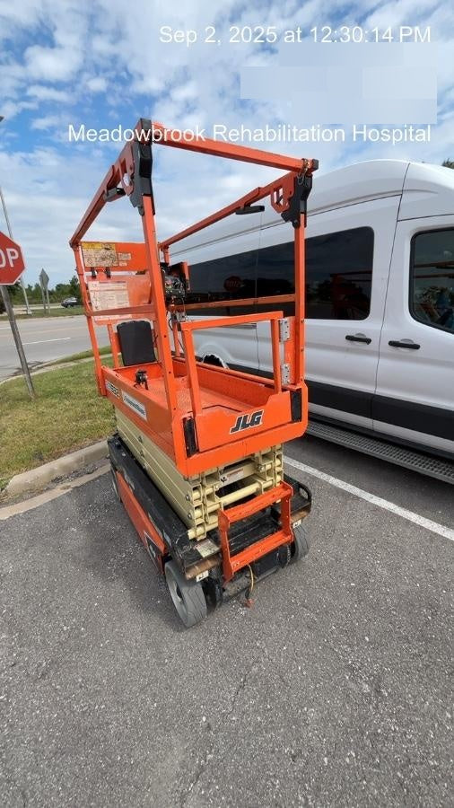 2021 JLG ES1932