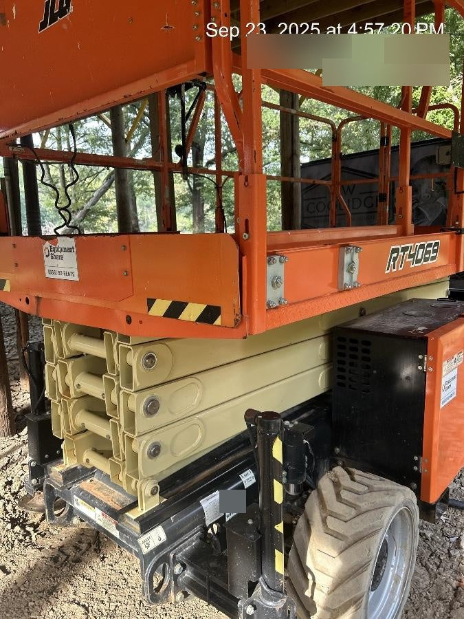 2022 JLG RT4069