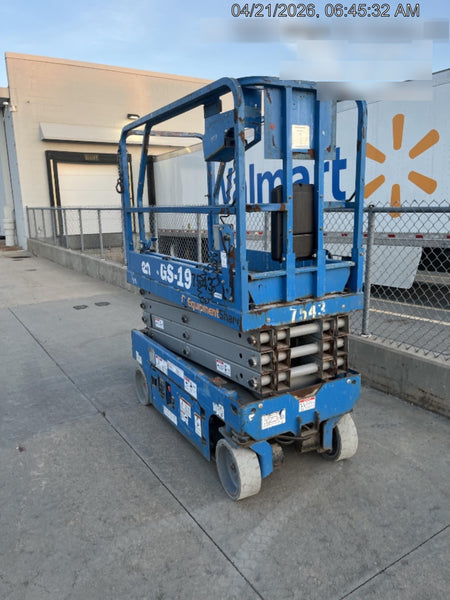 2017 Genie GS-1930 Genie GS-1930 Lift w/Fixed Rail and Chain Entry