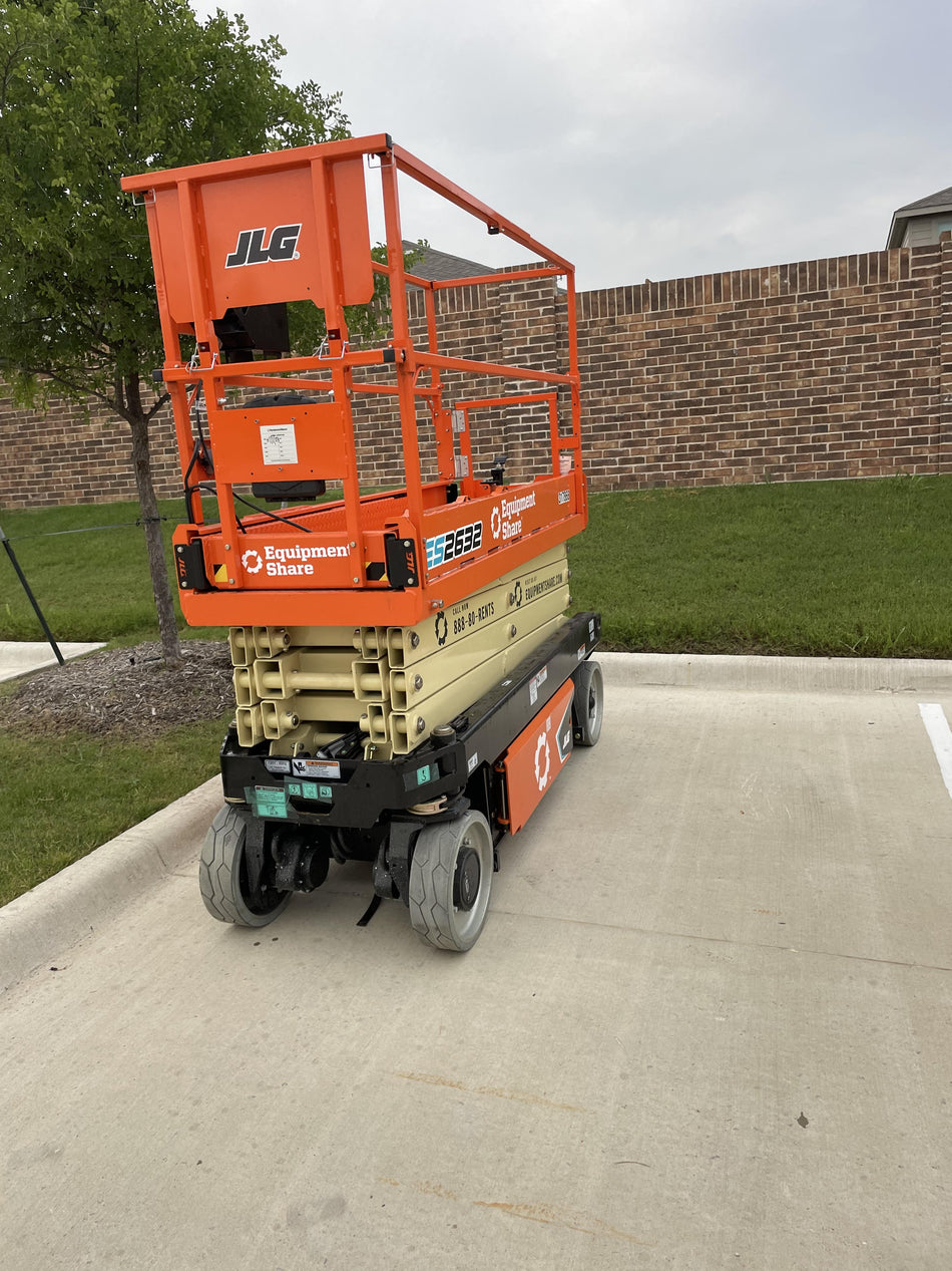 2023 JLG ES2632