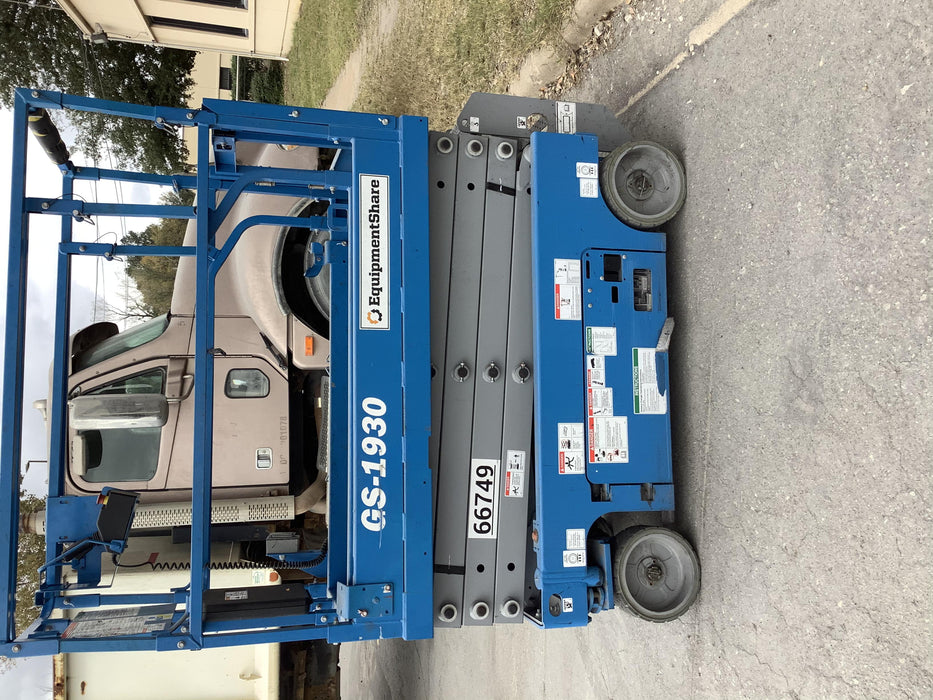 2020 Genie GS-1930 Solid Non Marking Tires, Beacon, Folding rails with half height swing gate