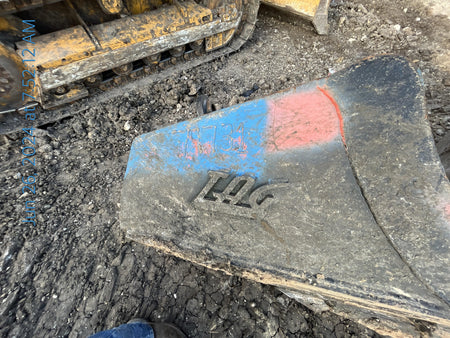 2020 TAG MANUFACTURING 36" V-Bottom Bucket