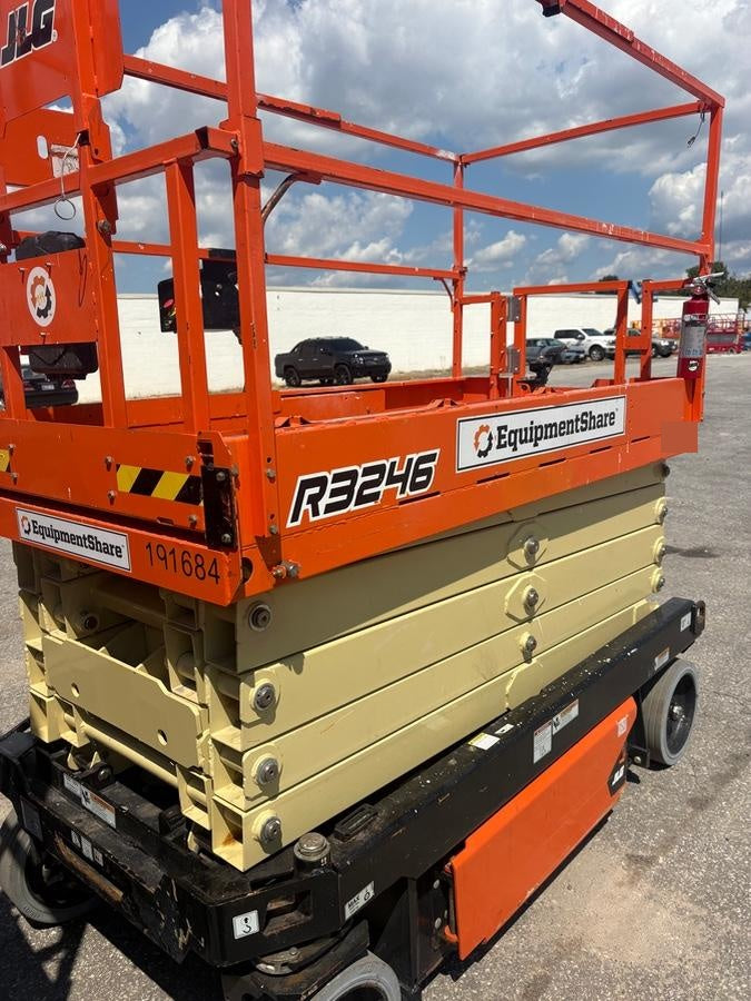 2021 JLG R3246
