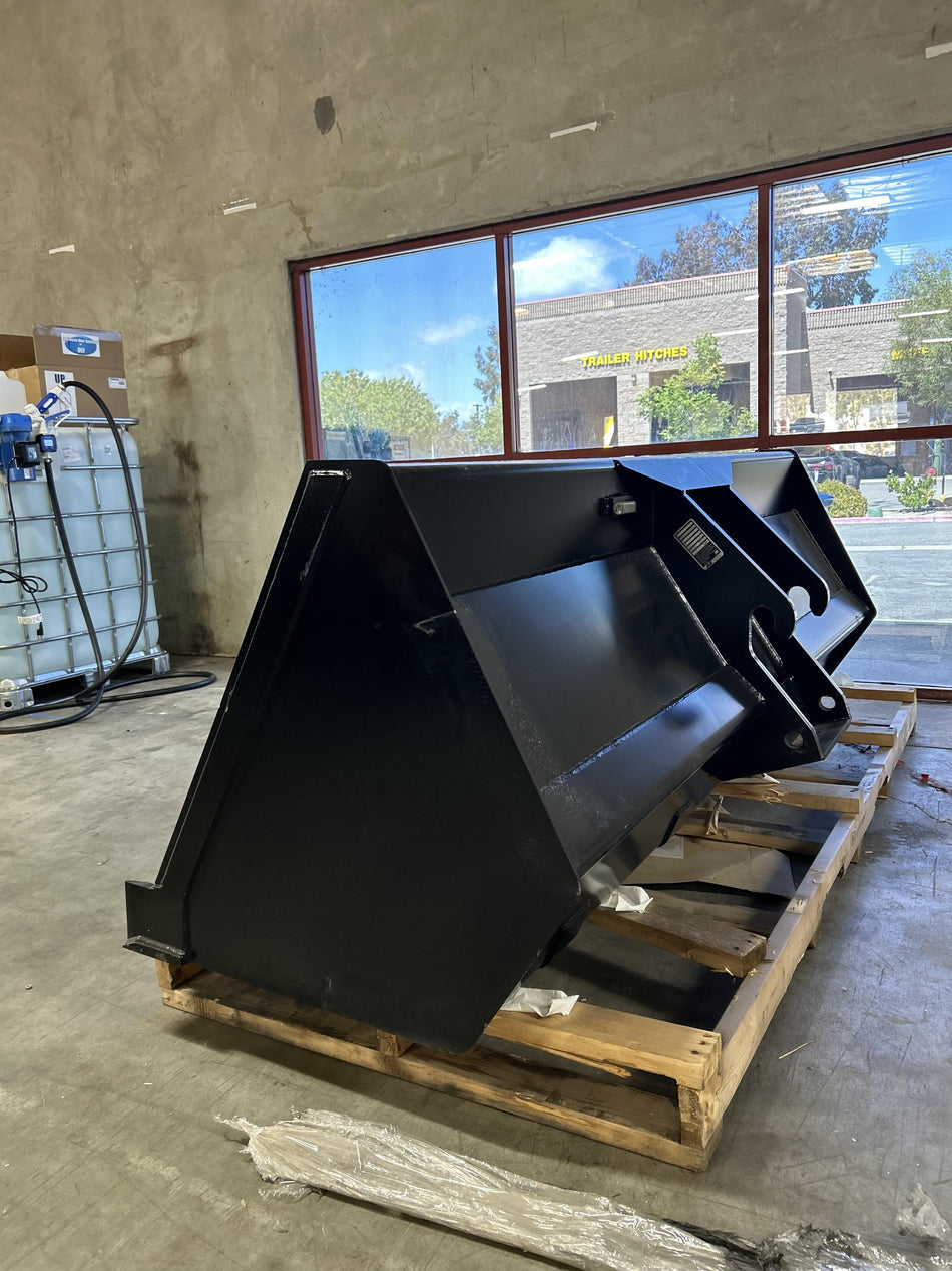 2025 JLG 1001100823
