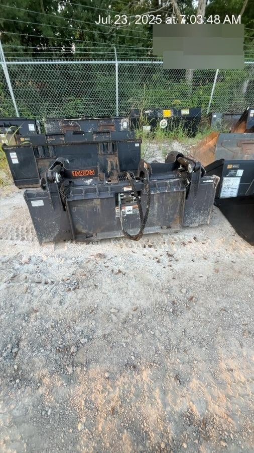 2020 PALADIN 72" Scrap Grapple Bucket - Paladin