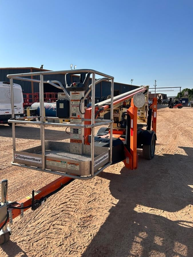 2022 JLG T350