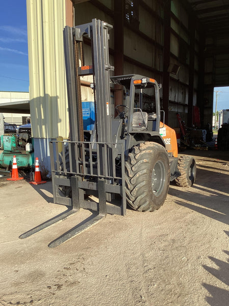 2022 CASE 586H