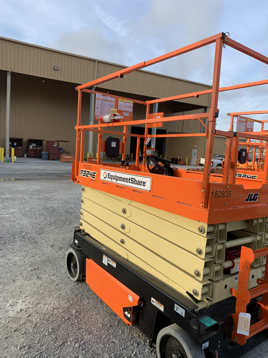 2021 JLG R3246