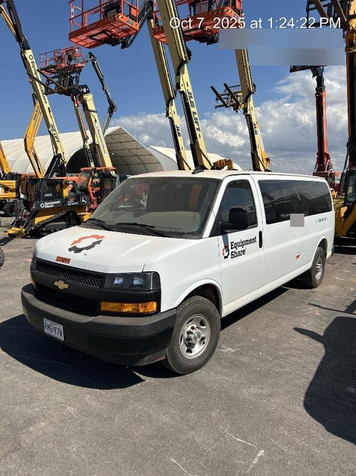 2025 CHEVROLET Express Van - Rental