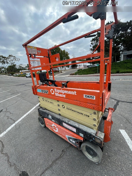 2022 JLG ES1932