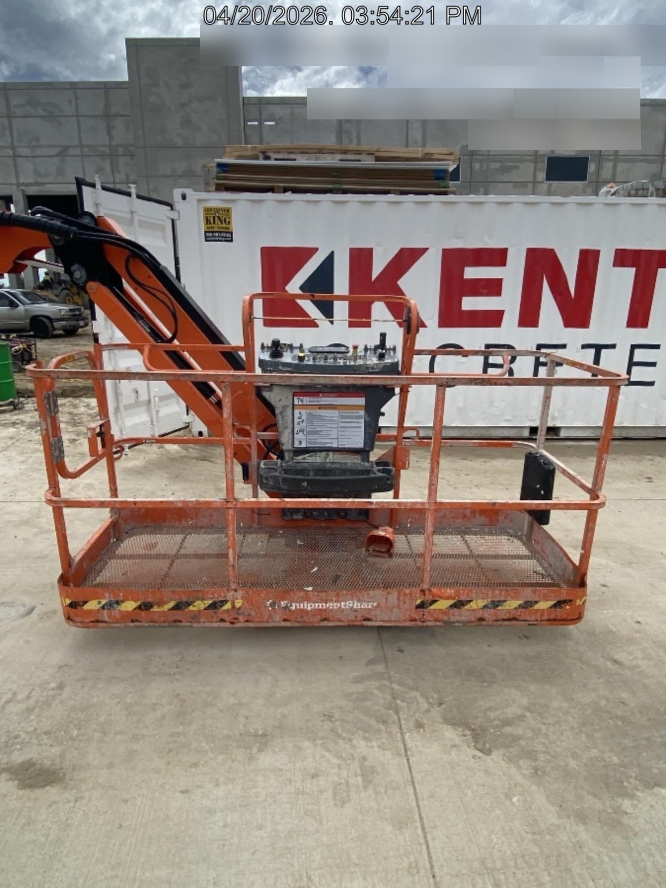 2023 JLG 660SJ
