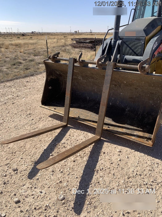 2019 John Deere 410L 4WD, CAB/HVAC, Standard Dipperstick, ISO Controls, Rear Aux Hydraulics, Manual QC w/1.5 Yd Bucket w/Forks, 24" Bucket