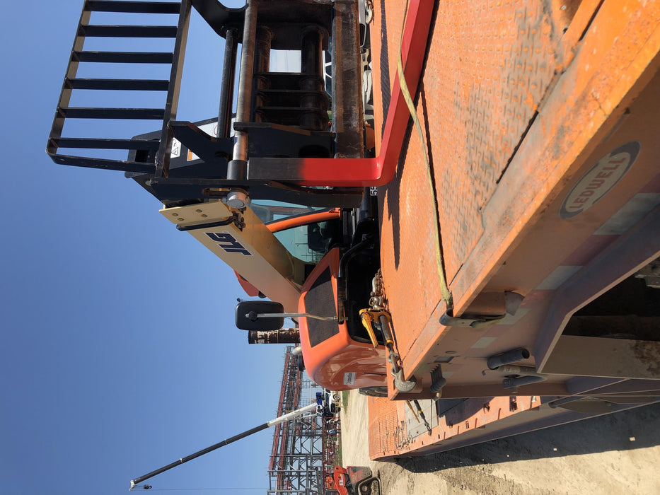 2020 JLG G5-18A Cab/Heat/Air, NM Solid Tires, Beacon w/48" Carriage, 48" Pallet Forks