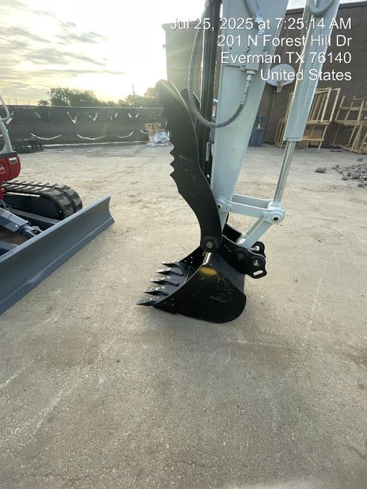 2025 TAKEUCHI 24" Bucket Takeuchi
