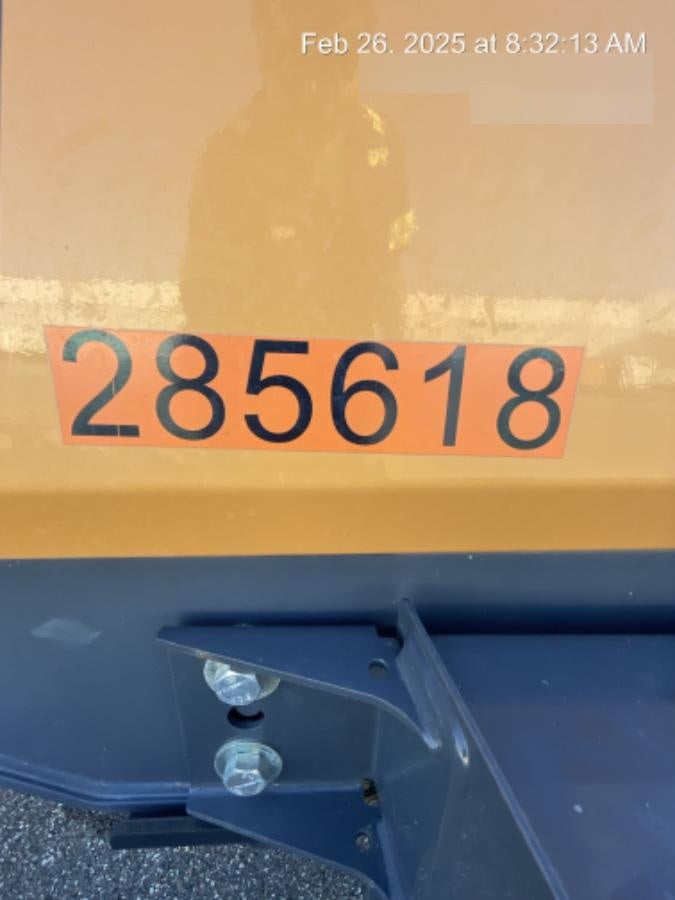 2023 CASE 588H