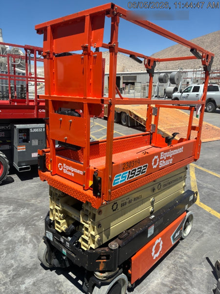 2022 JLG ES1932