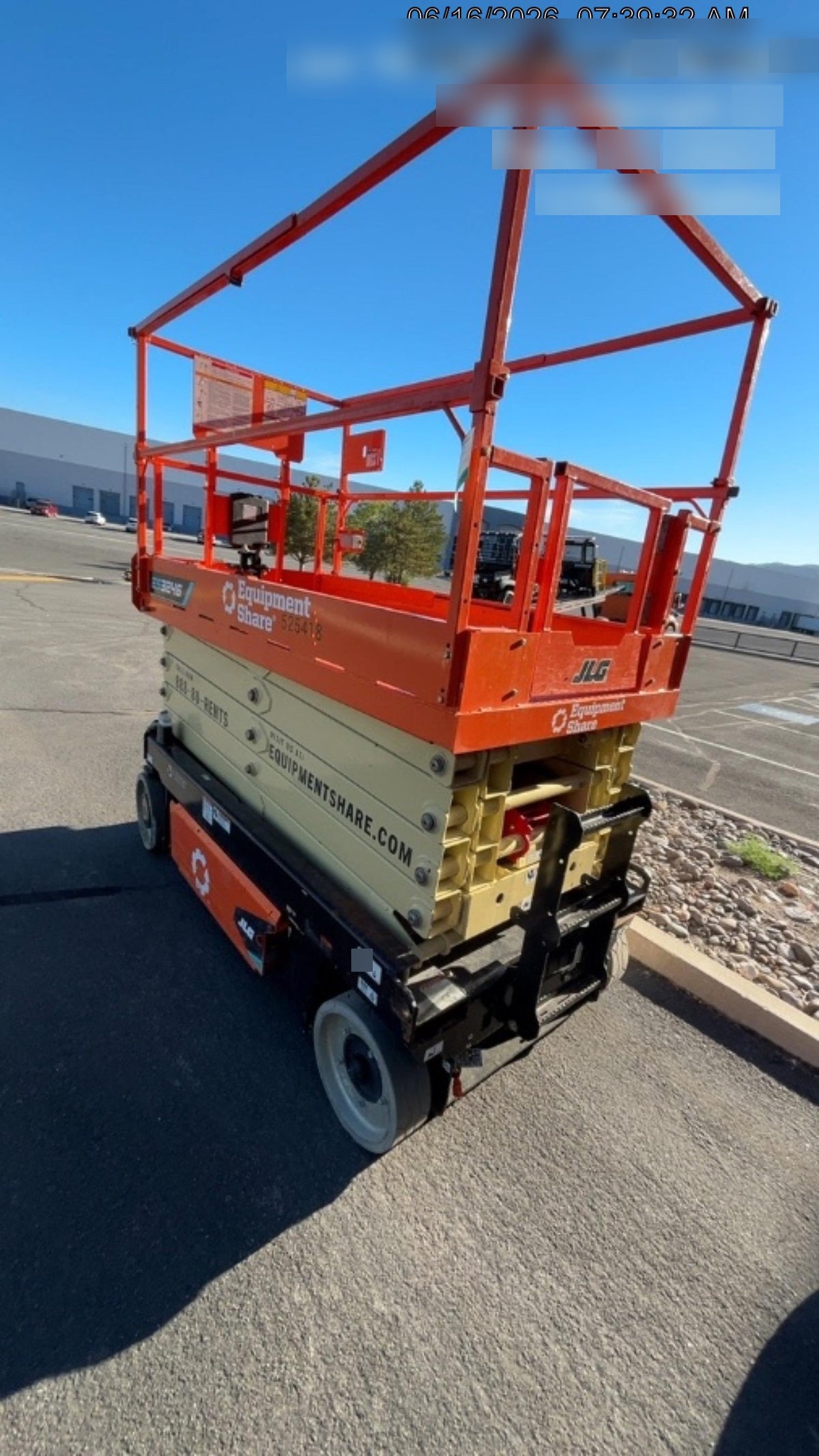 2025 JLG ES3246