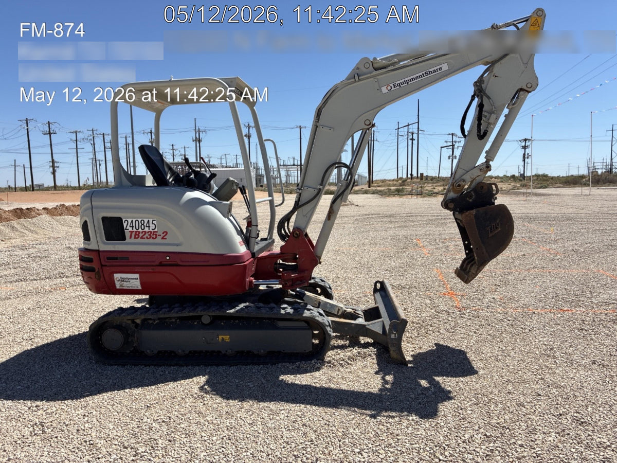 2022 TAKEUCHI TB235-2R