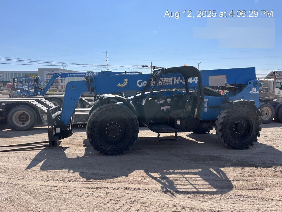 2018 Genie GTH-844 Genie GTH-844 w/Open ROPS, Solid Tires, beacon/work lights, 60" carriage/forks