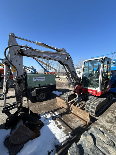 2022 TAKEUCHI TB250-2CR