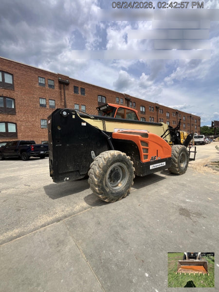 2022 JLG 1075