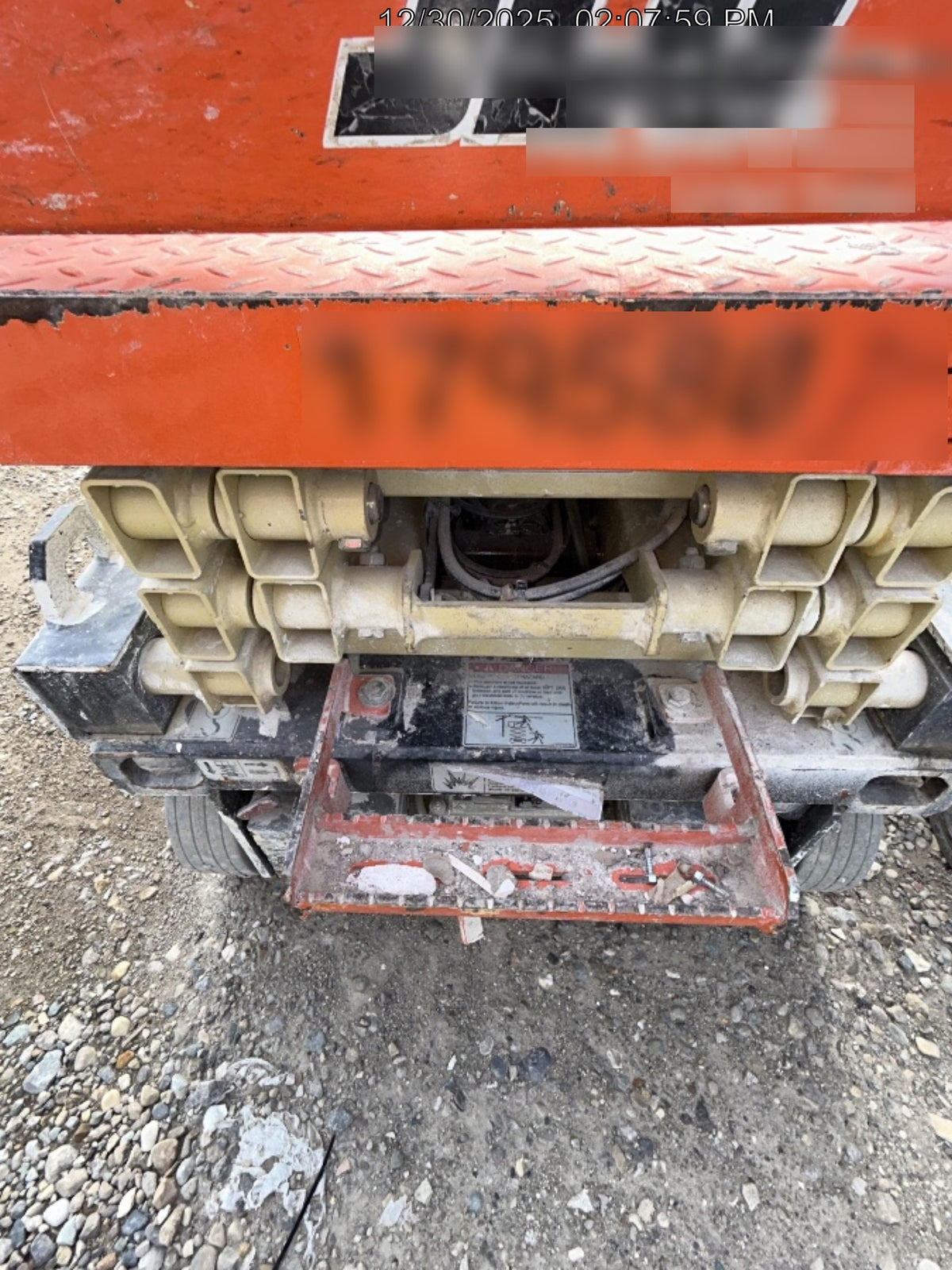 2021 JLG ES1330L