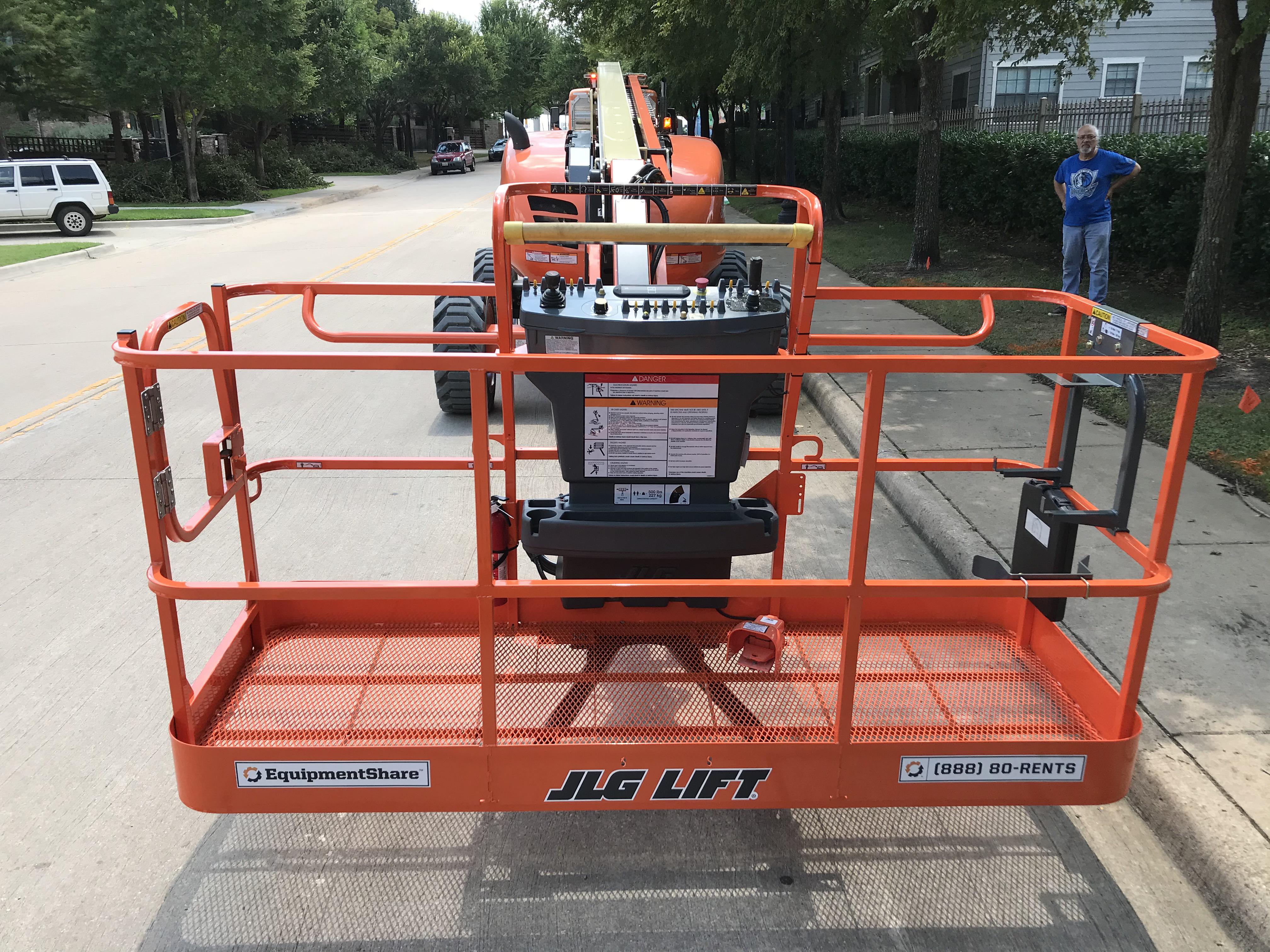 2021 JLG 600AJ