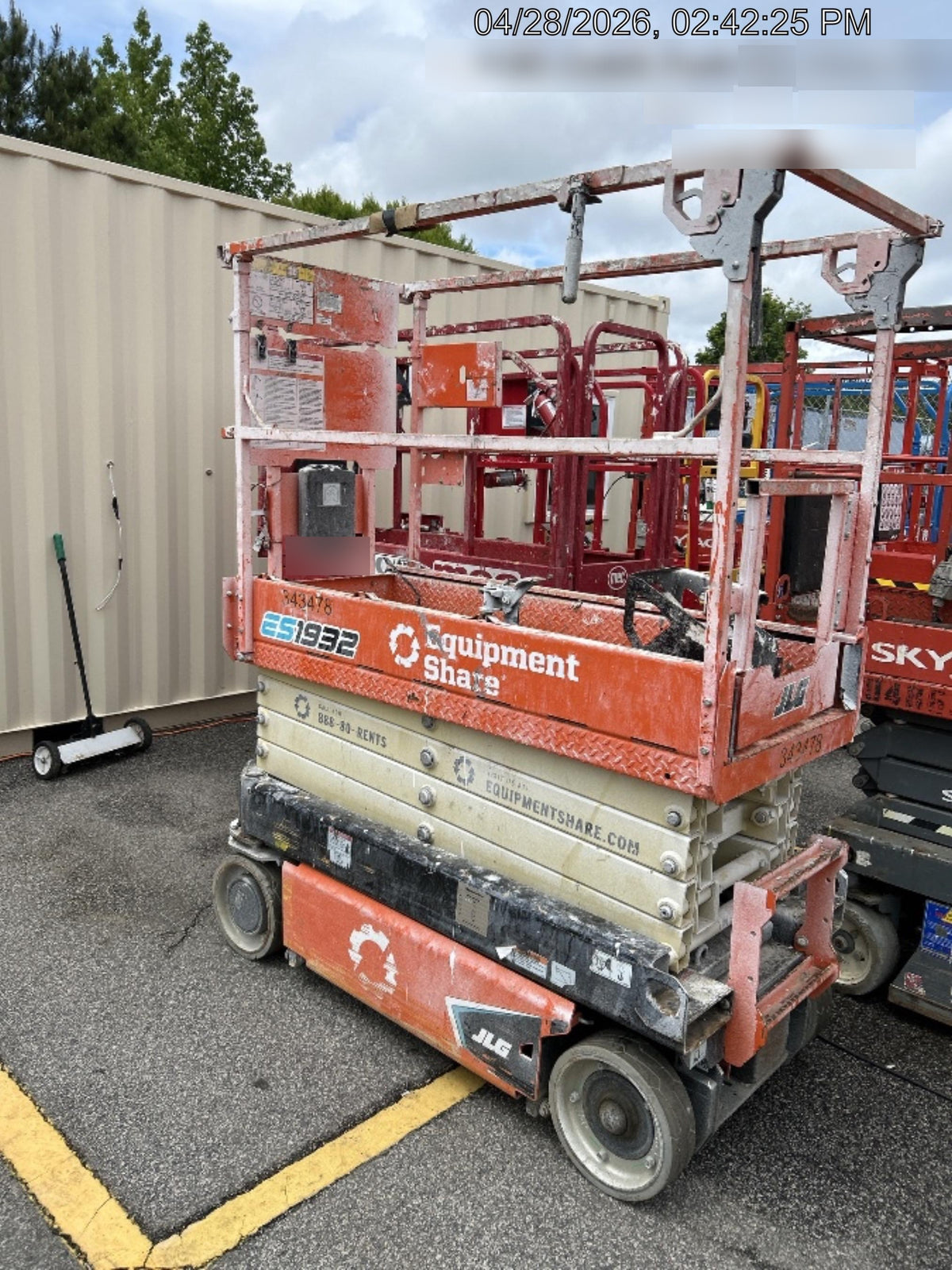 2023 JLG ES1932