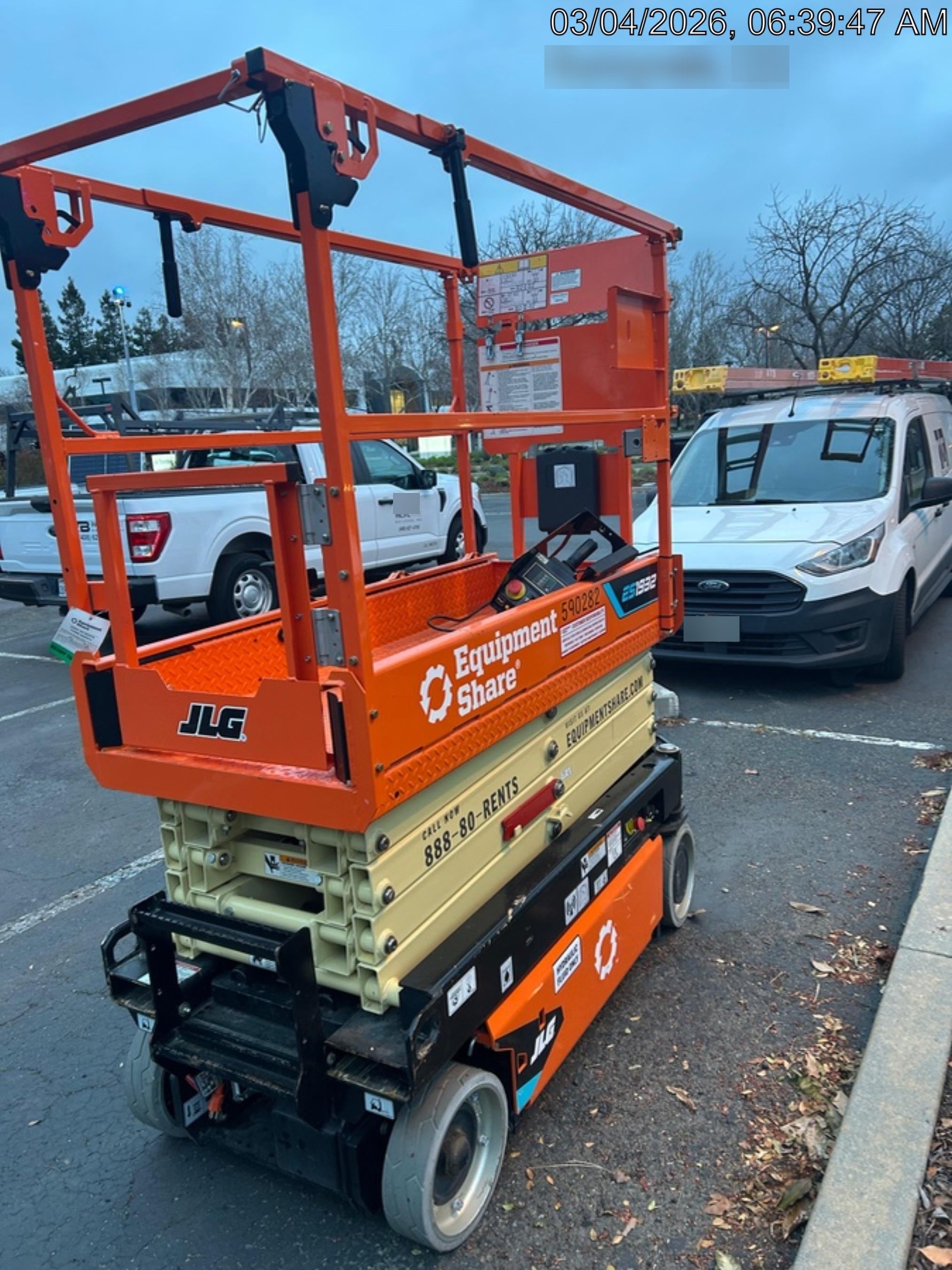 2025 JLG ES1932