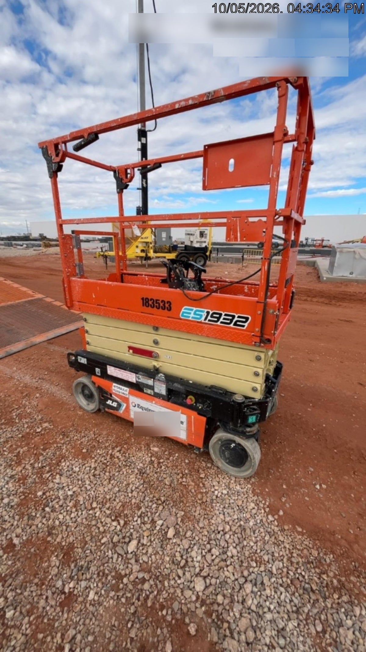 2021 JLG ES1932