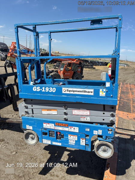 2020 Genie GS-1930 Solid Non Marking Tires, Beacon, Folding rails with half height swing gate, 800W Inverter
