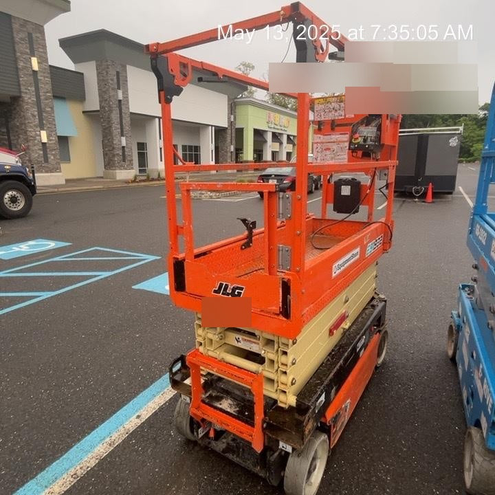 2021 JLG ES1932