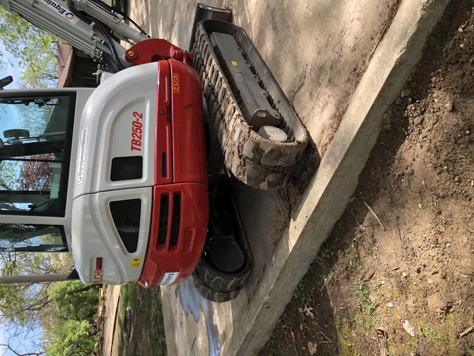 2020 TAKEUCHI TB250-2C