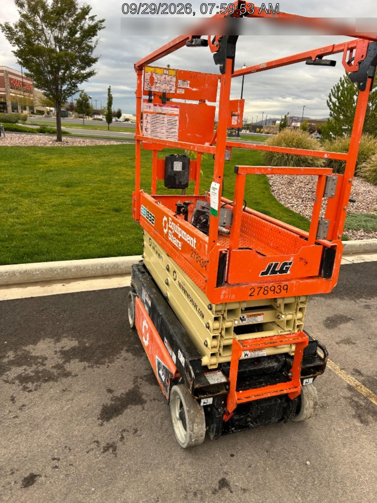 2022 JLG ES1932