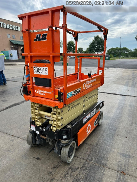 2023 JLG ES1932