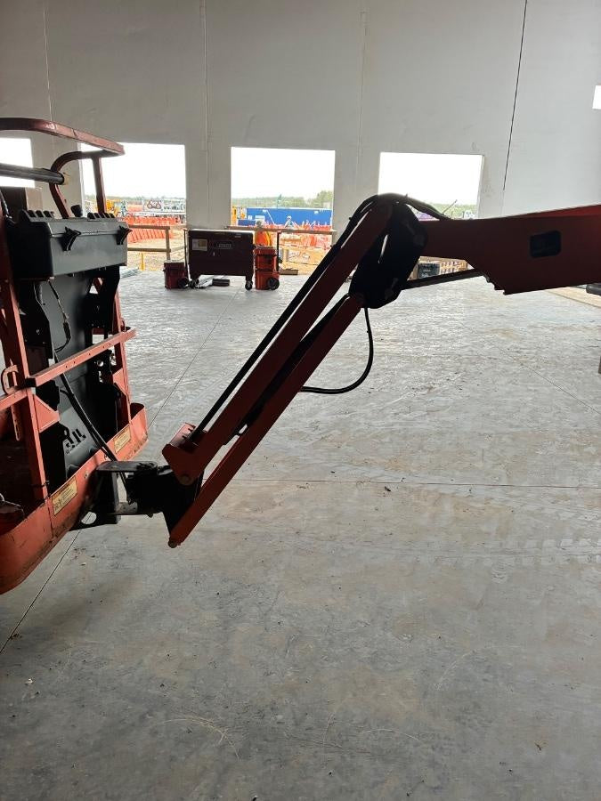 2019 JLG E450AJ
