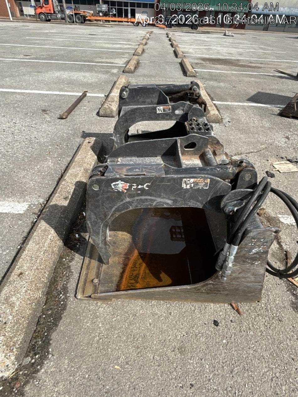 2019 PALADIN 76" Scrap Grapple Bucket - Paladin