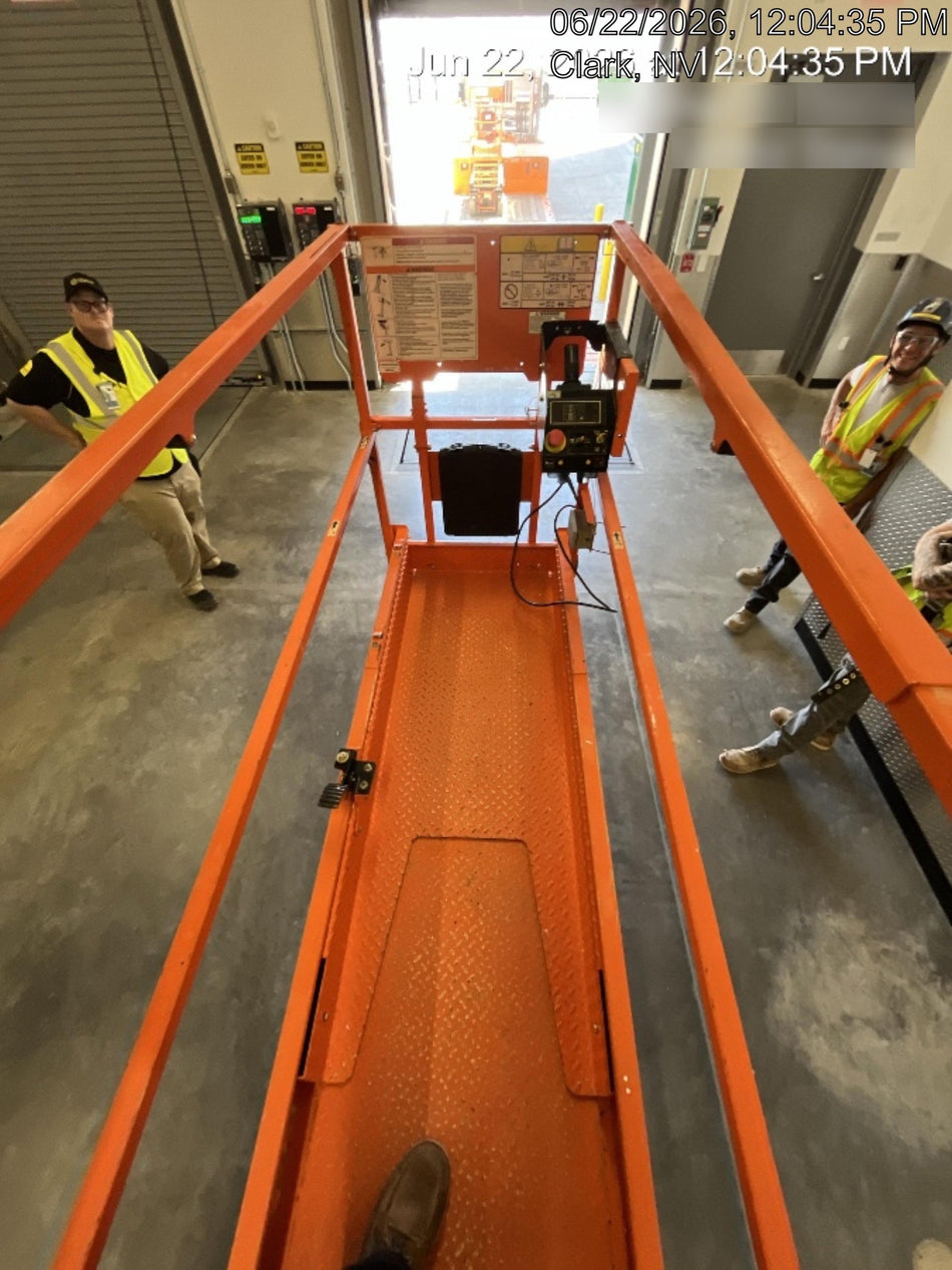 2023 JLG ES2632