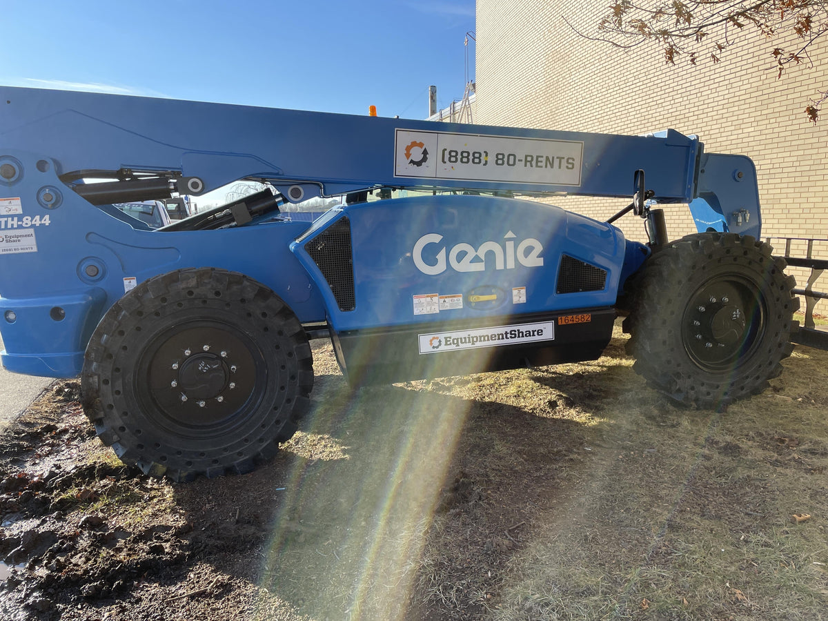 2021 GENIE GTH-844