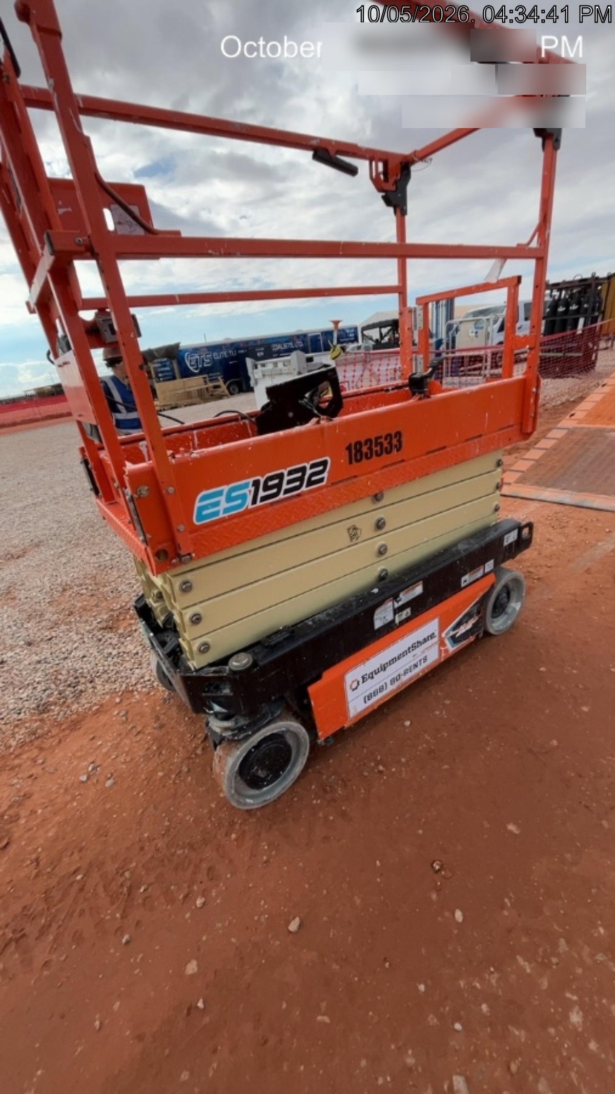 2021 JLG ES1932
