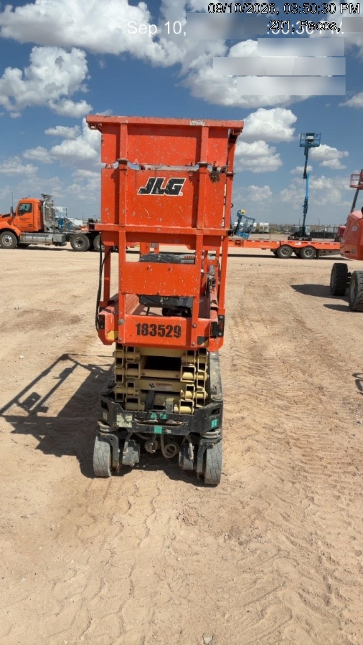 2021 JLG ES1932