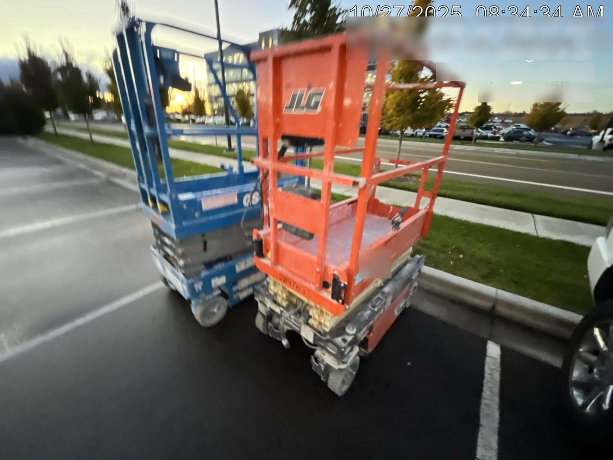 2022 JLG ES1330L