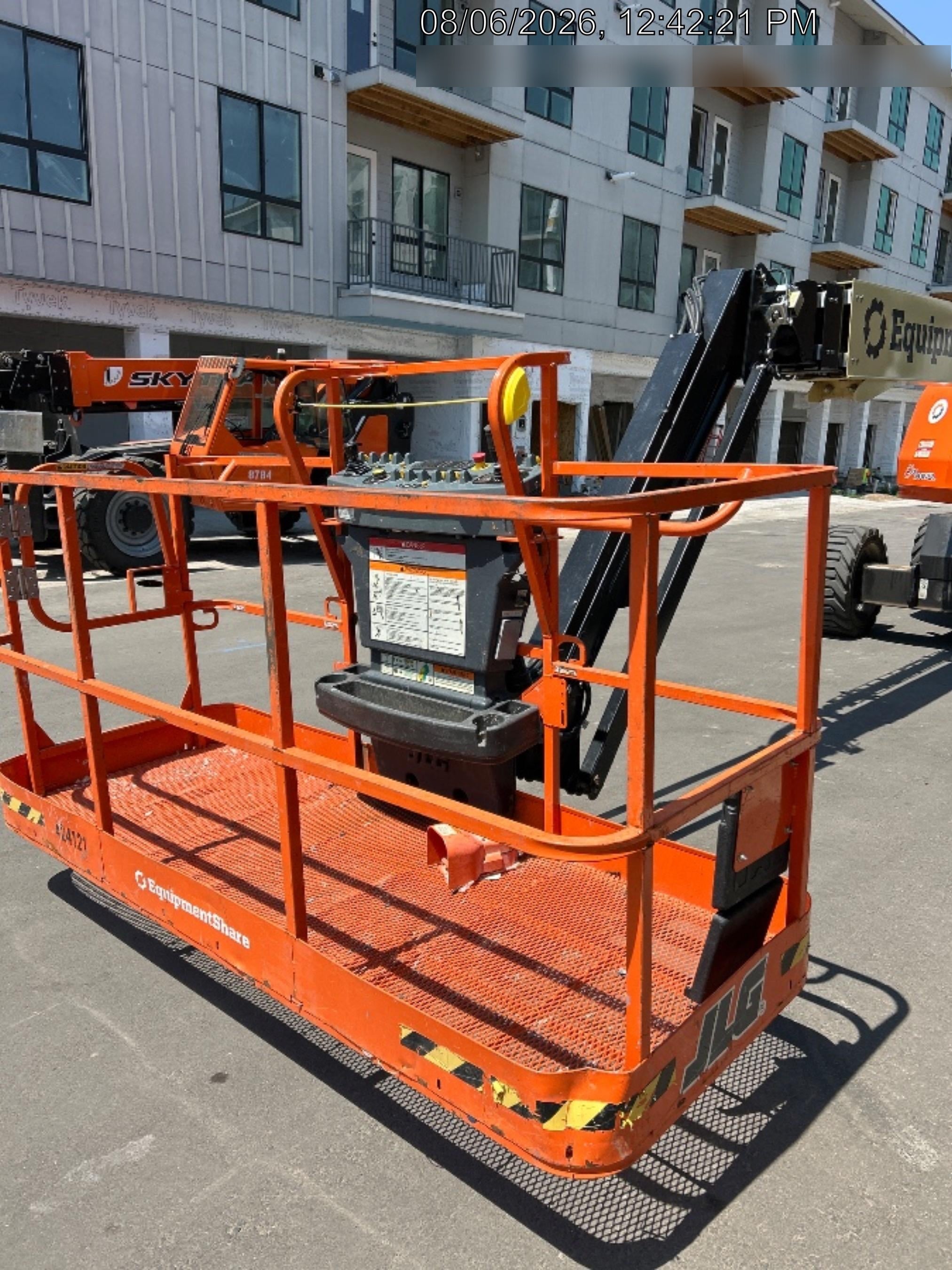 2024 JLG 660SJ