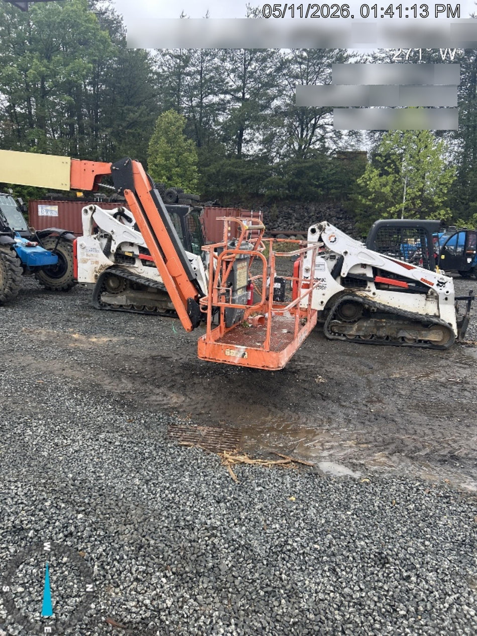 2019 JLG 800AJ