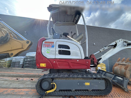 2022 TAKEUCHI TB20e