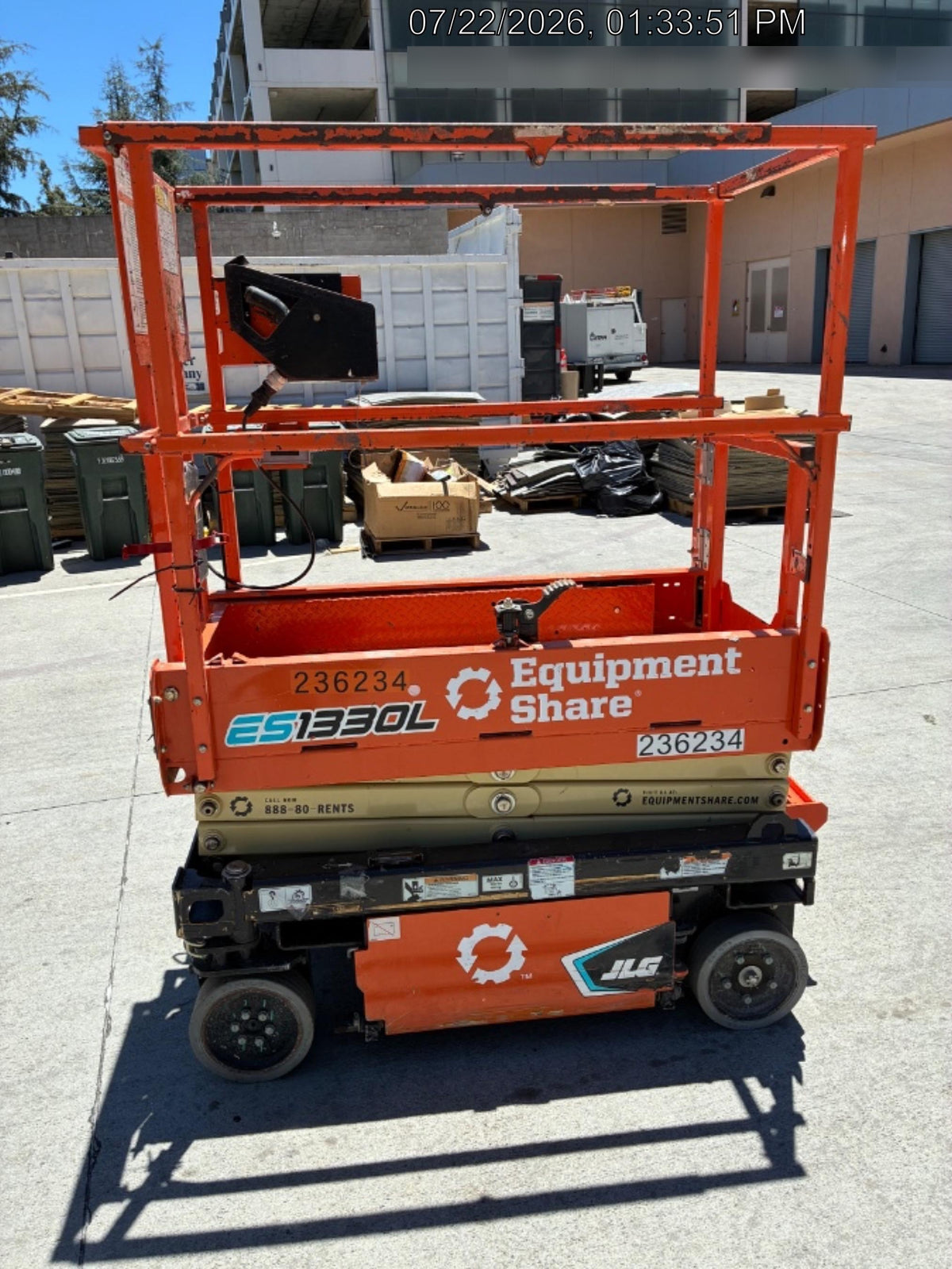 2022 JLG ES1330L