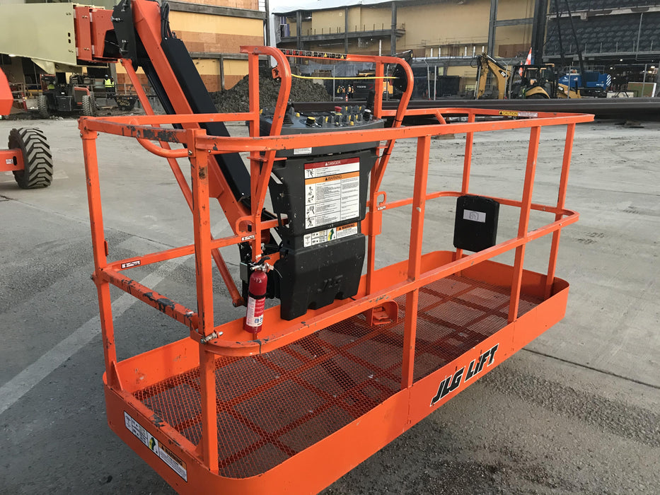 2019 JLG 860SJ