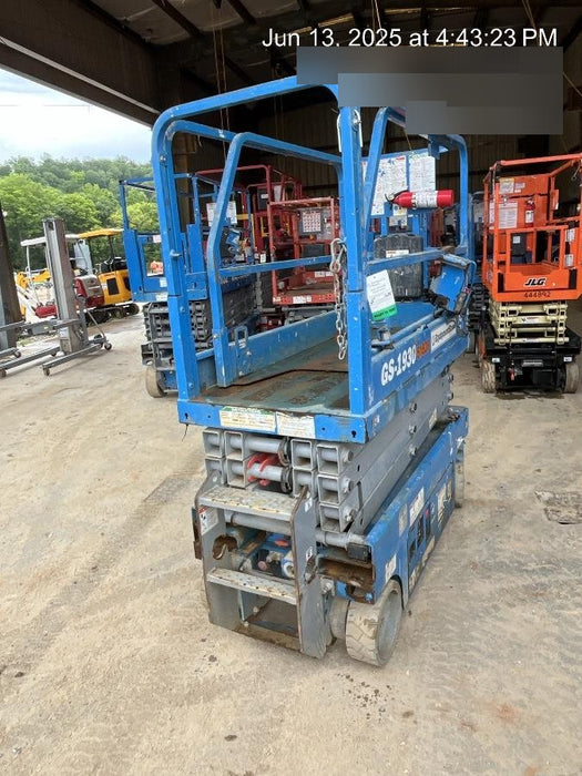 2019 Genie GS-1930 Fixed Rails with Chain Entry